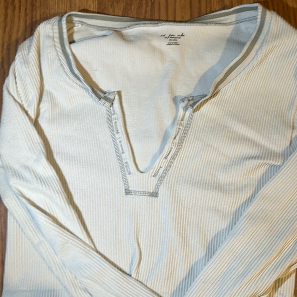 Long sleeve going out top